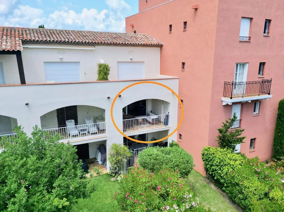 Studio Apartment - Domaine Du Golf Resort Roquebrune-sur Argens 0*,  Francia